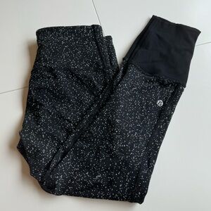 Rebel Runner Mid-Rise Crop Size 6